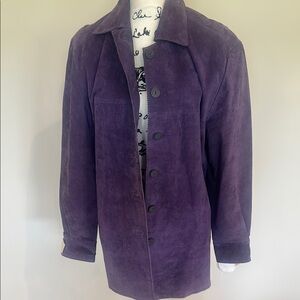 NWT- PURPLE SUEDE JACKET BEAUTIFUL. SIZE MEDIUM